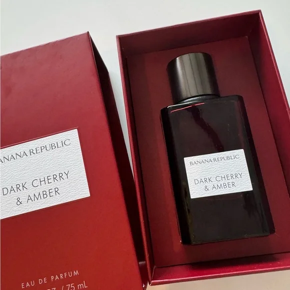 Banana Republic Dark Cherry & Amber Fragrance - Picture 2 of 3